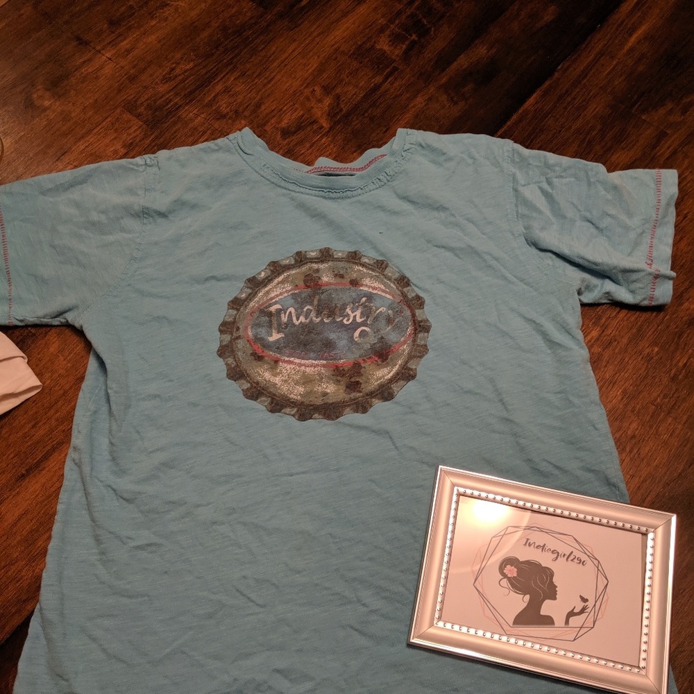 ☘️Industry boys t-shirt size medium